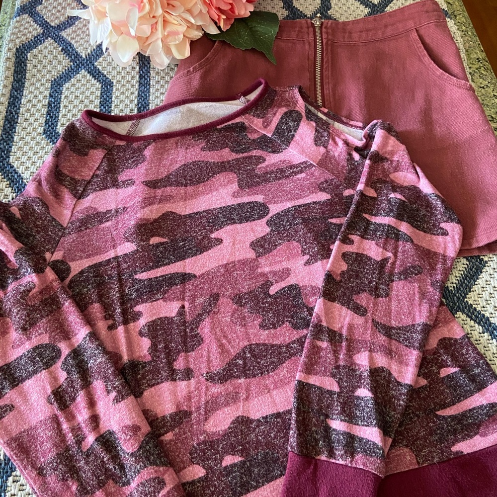 Plum camouflage cold shoulder crop top